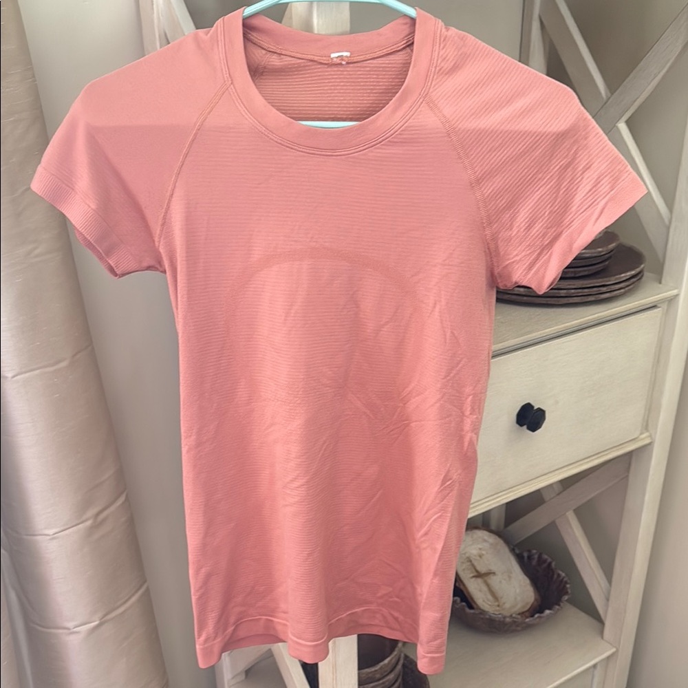 Lululemon swiftly tech short sleeve